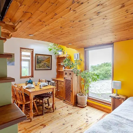 Serene Bantry Bay Retreat Semesterbostad