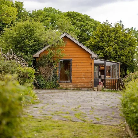 Serene Bay Retreat * Bantry